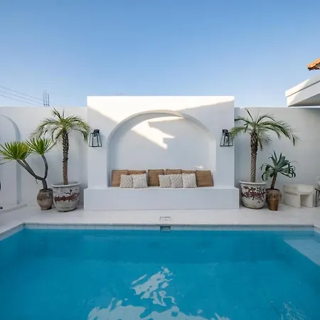Pool Villa In Canggu Include Breakfast - Sleeps 6