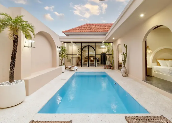 Pool In Include Breakfast - Sleeps 6 ヴィラ チャングー