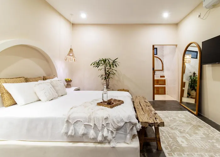 Pool In Include Breakfast - Sleeps 6 *