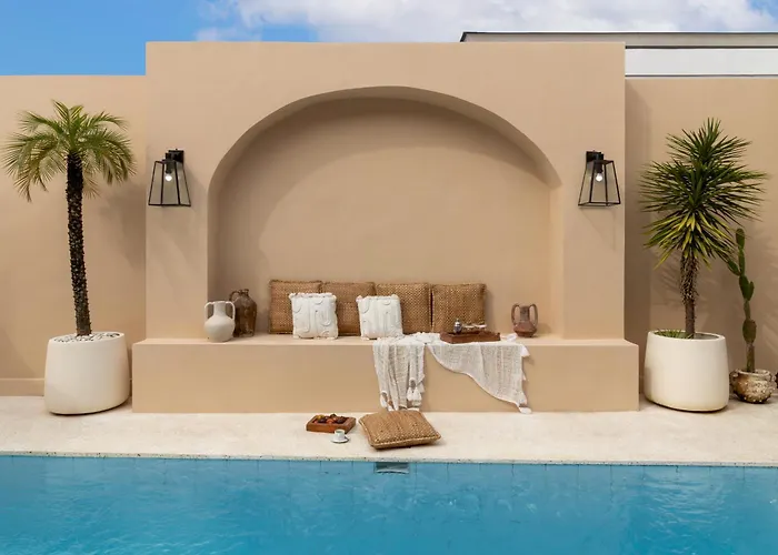 Villa Pool In Include Breakfast - Sleeps 6 Canggu